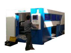 Máquina de corte con láser de fibra óptica de 2kw de velocidade axustable para tubo metálico